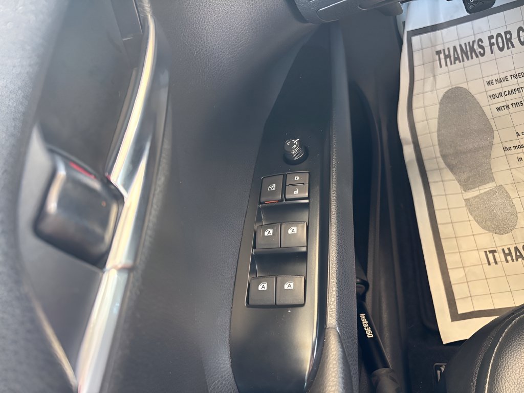 Used 2019 Toyota Camry SE FWD image 17