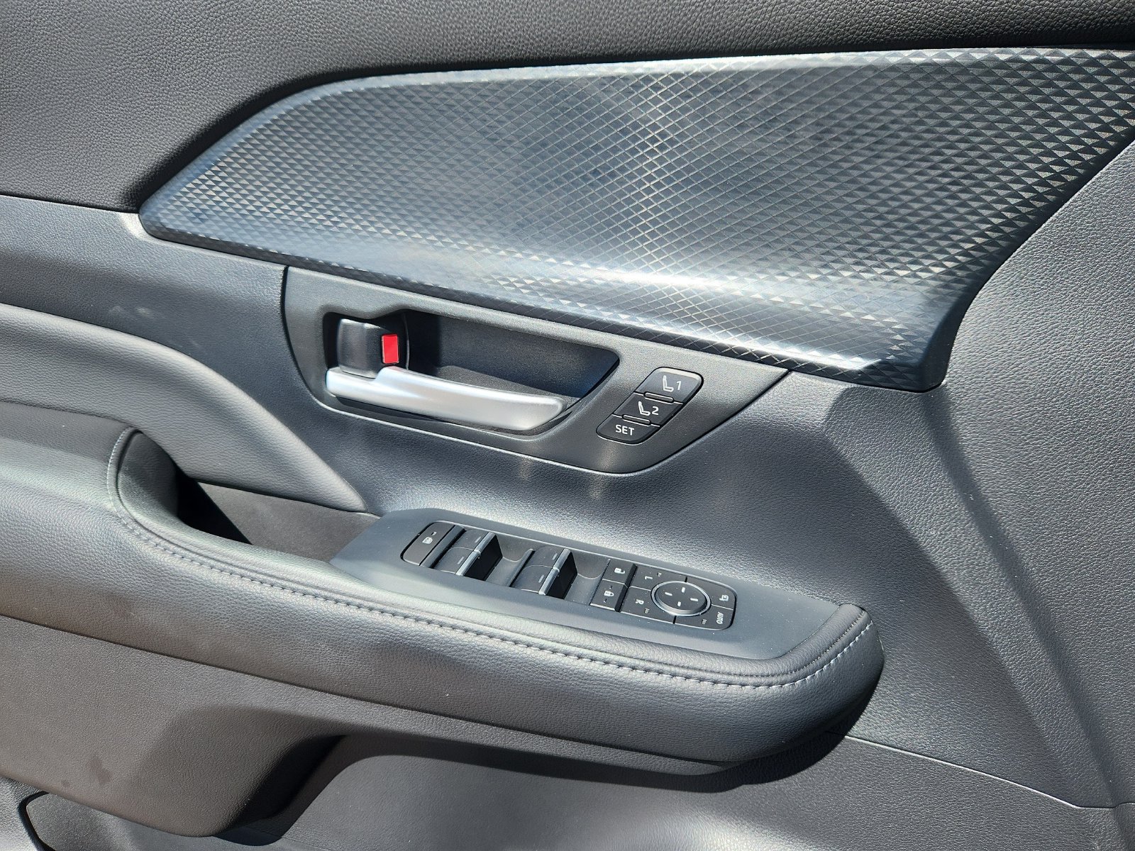 Used 2024 Toyota Grand Highlander AWD Hybrid image 10