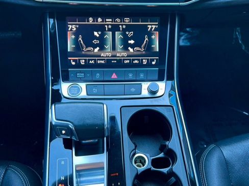 Used 2022 Audi Q8 Premium Plus w/ Premium Plus Package image 31