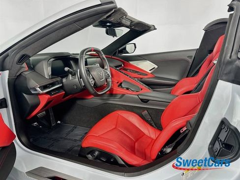 Used 2022 Chevrolet Corvette Stingray Premium Conv w/ Z51 Performance Package RWD image 17