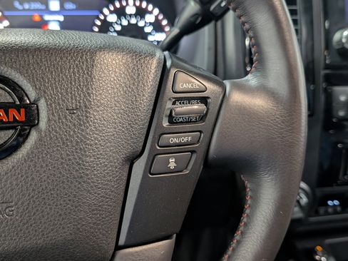 Used 2020 Nissan Titan PRO-4X w/ Pro-4x Convenience Package AWD/4WD image 16