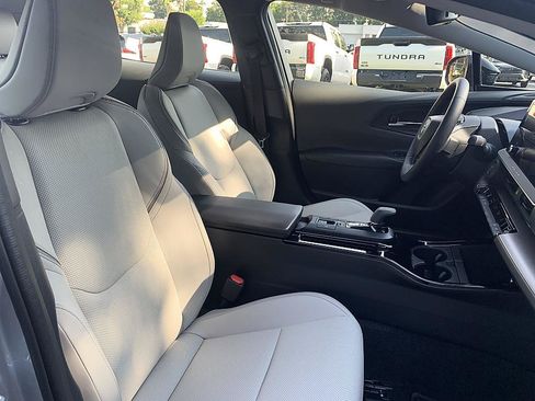 Certified 2026 Toyota Prius XLE FWD image 20