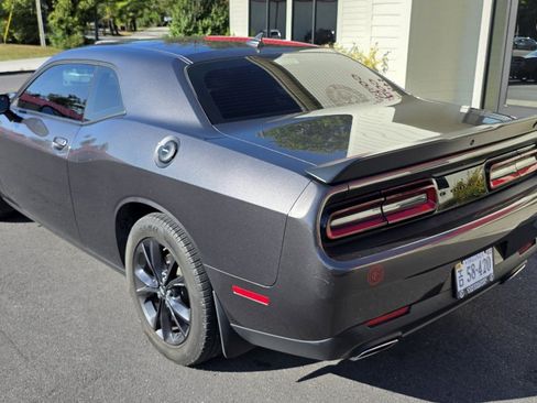 Used 2022 Dodge Challenger SXT w/ Driver Convenience Group image 7
