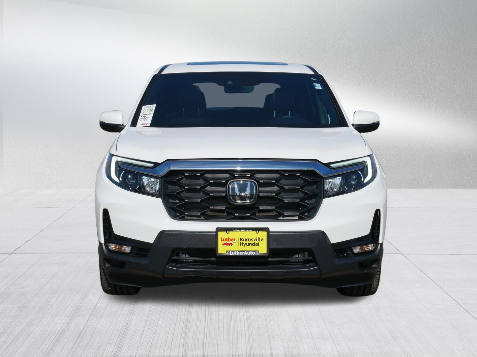 Used 2025 Honda Passport EX-L image 2