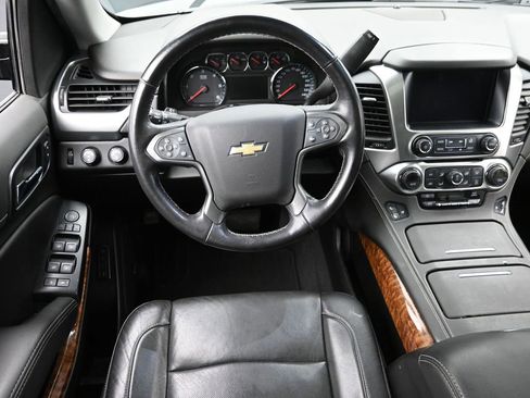 Used 2020 Chevrolet Suburban Premier image 15