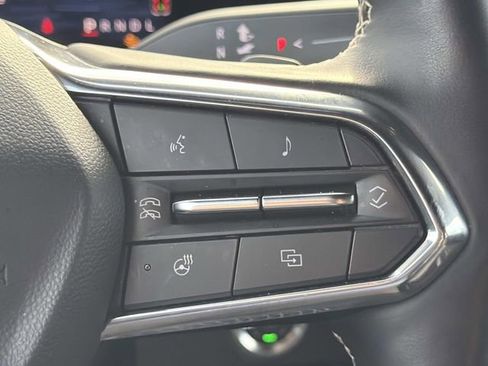 Used 2025 Chevrolet Traverse LT image 24