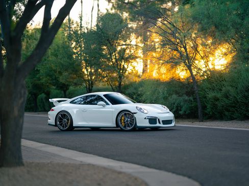 Used 2015 Porsche 911 GT3 RWD image 2