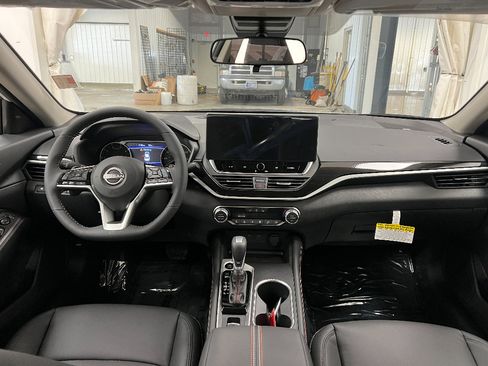 New 2026 Nissan Altima 2.5 SR w/ SR Premium Package AWD/4WD image 8