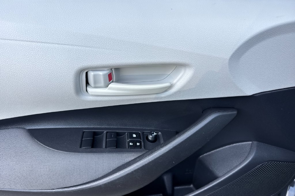 Certified 2025 Toyota Corolla LE FWD image 10
