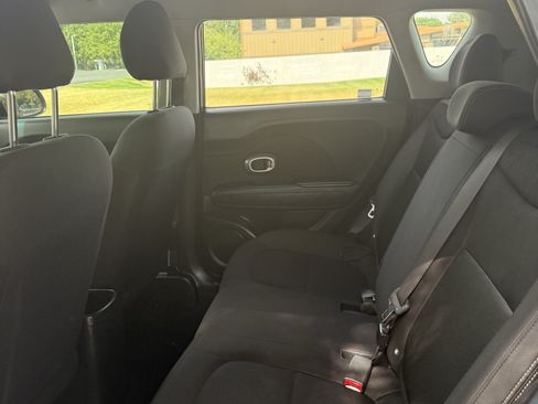 Used 2016 Kia Soul FWD image 10