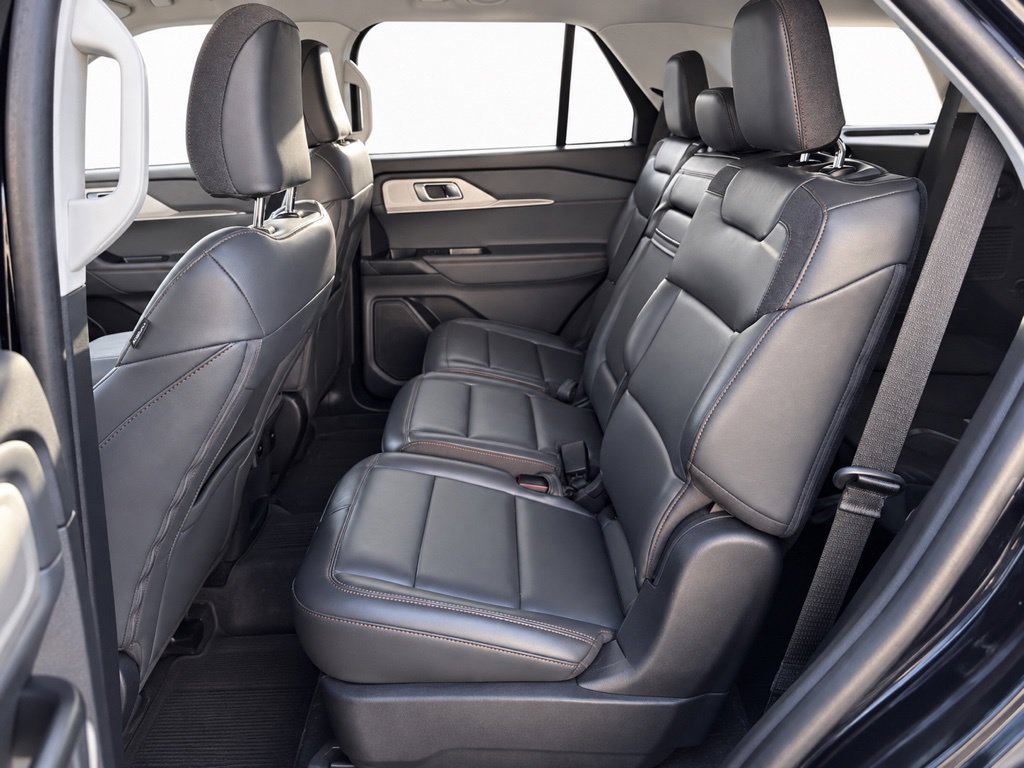 Used 2025 Ford Explorer Active w/ Active Comfort Package AWD/4WD image 12