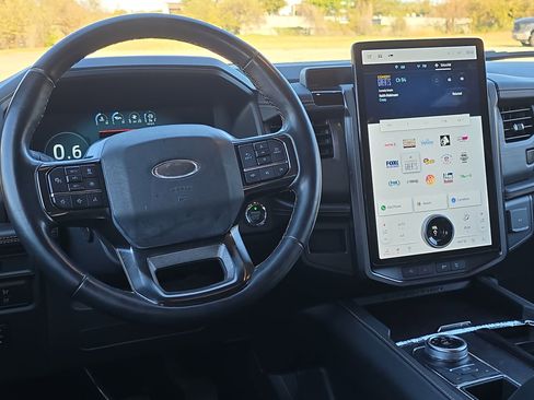 Certified 2022 Ford Expedition Platinum image 14