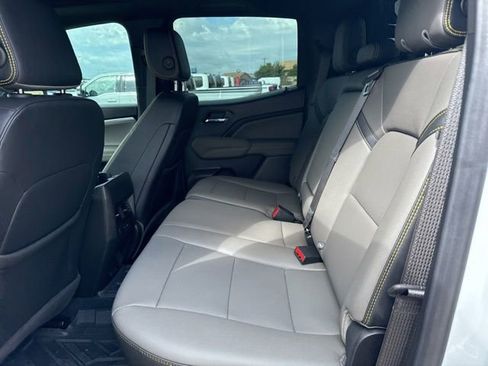 Used 2025 Chevrolet Colorado ZR2 w/ Midnight Edition AWD/4WD image 18