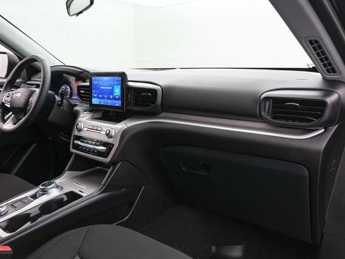 Certified 2024 Ford Explorer XLT AWD/4WD image 23