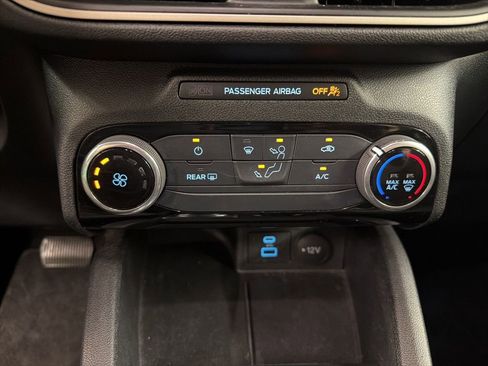 Certified 2022 Ford Escape SE AWD/4WD image 16