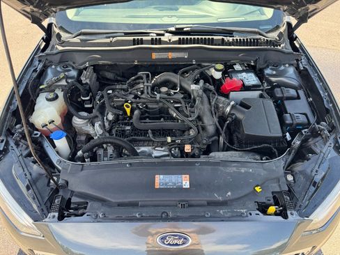 Used 2019 Ford Fusion SE FWD image 24