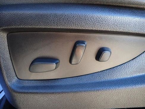 Used 2017 GMC Yukon SLE w/ SLE Value Package image 14