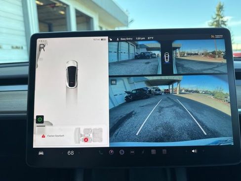 Used 2024 Tesla Model Y Performance image 31