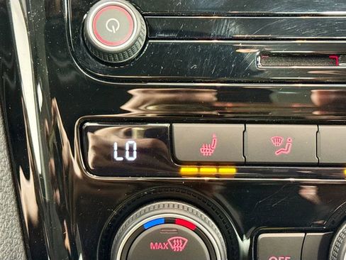 Used 2022 Volkswagen Passat 2.0T SE image 23