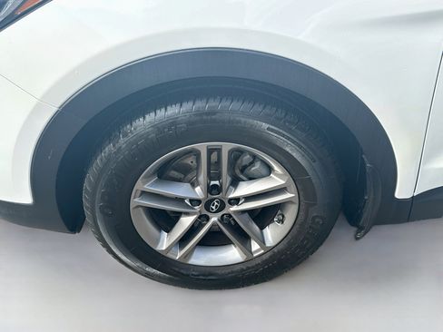 Used 2018 Hyundai Santa Fe Sport w/ 2.4L Value Package 02 FWD image 33