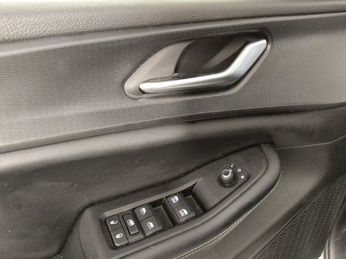 Used 2023 Jeep Grand Cherokee Laredo w/ Luxury Tech Group I AWD/4WD image 27