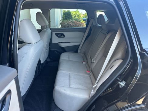 Used 2025 Nissan Rogue SV FWD image 28