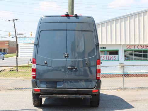 Used 2018 Mercedes-Benz Sprinter 2500 image 7