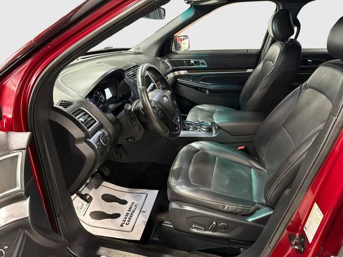Used 2017 Ford Explorer Limited w/ Equipment Group 301A AWD/4WD image 9