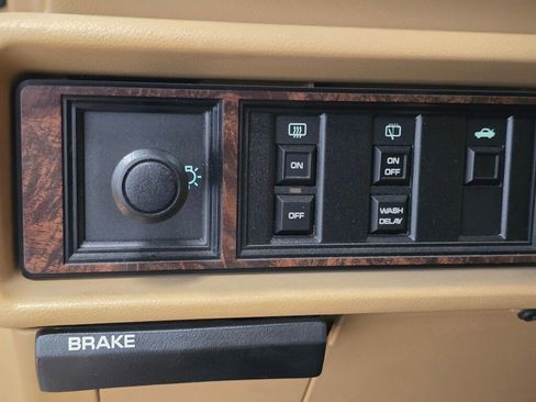 Used 1990 Dodge Grand Caravan LE image 72