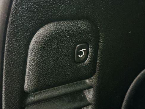 Used 2021 Jeep Grand Cherokee Limited image 32