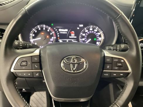 Used 2023 Toyota Highlander XSE AWD/4WD image 20
