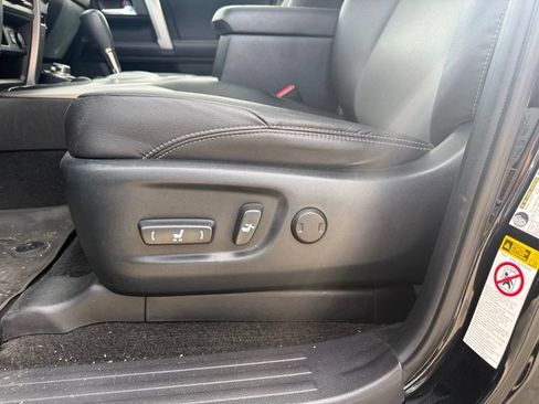 Used 2018 Toyota 4Runner SR5 Premium AWD/4WD image 4