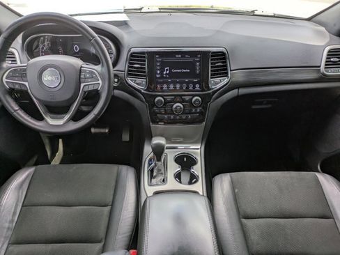 Used 2021 Jeep Grand Cherokee Laredo X image 15