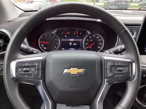 Used 2025 Chevrolet Blazer LT AWD/4WD image 23