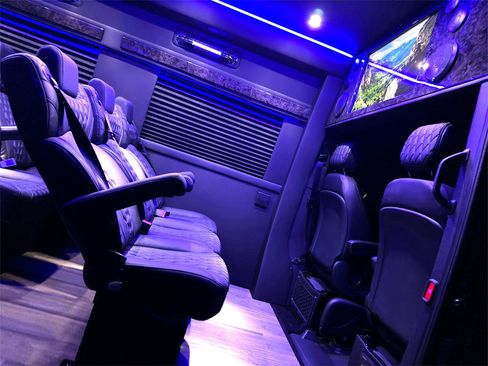 Used 2024 Mercedes-Benz Sprinter 3500 image 13