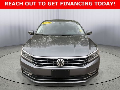 Used 2018 Volkswagen Passat 2.0T SE FWD image 2