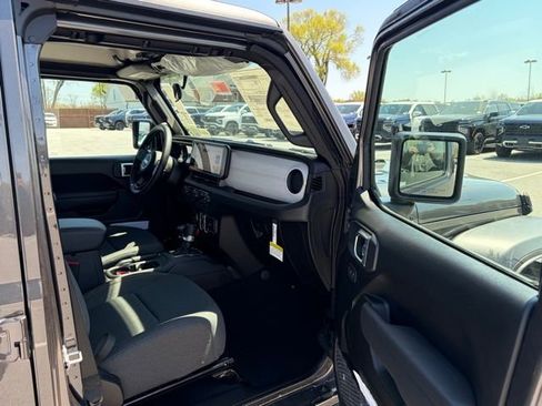 New 2026 Jeep Gladiator Sport AWD/4WD image 27
