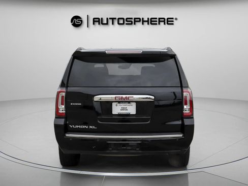 Used 2019 GMC Yukon XL Denali image 8