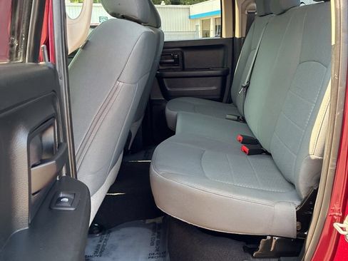 Used 2018 RAM 1500 Express w/ Express Value Package AWD/4WD image 10