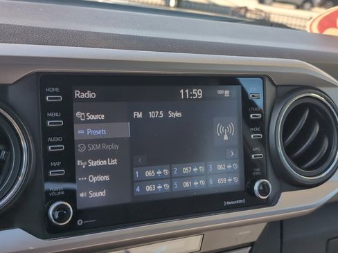 Used 2022 Toyota Tacoma SR5 w/ Technology Package image 23