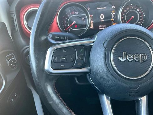 Used 2019 Jeep Wrangler Unlimited Rubicon AWD/4WD image 18