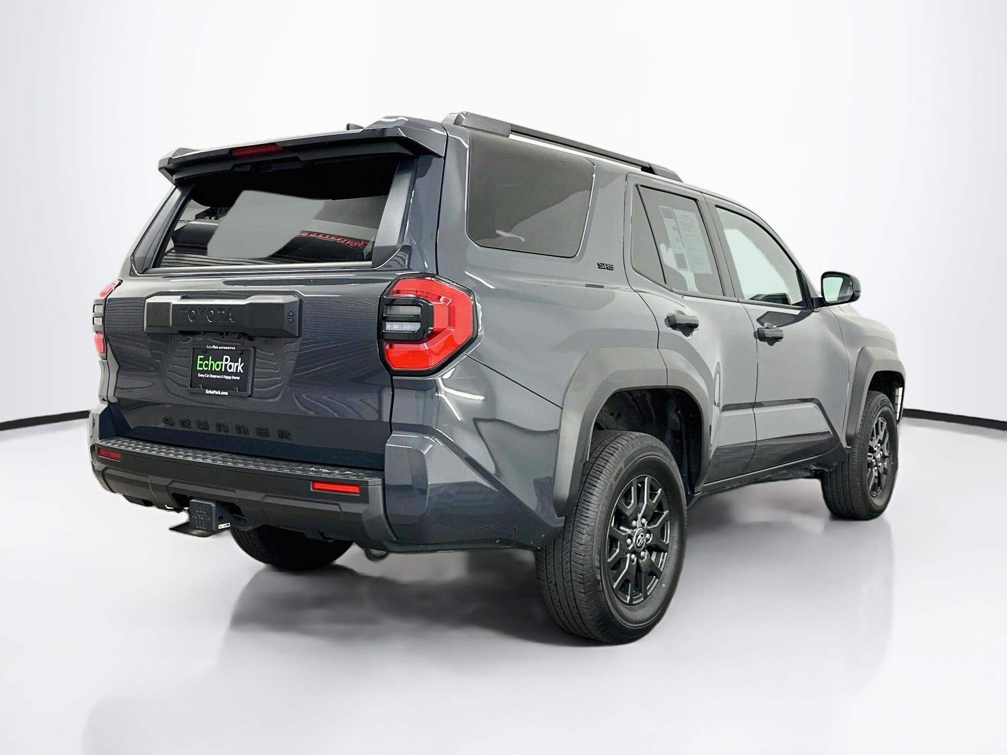 Used 2025 Toyota 4Runner SR5 AWD/4WD image 9
