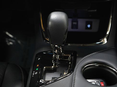 Used 2016 Toyota Avalon XLE Premium FWD image 17