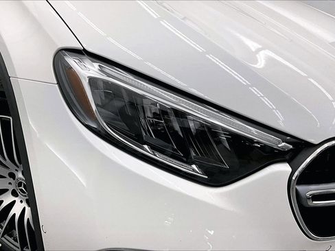 Certified 2025 Mercedes-Benz GLC 300 image 25