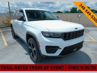 Used 2023 Jeep Grand Cherokee Altitude