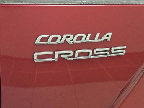Certified 2024 Toyota Corolla Cross LE w/ Moonroof Package AWD/4WD image 7