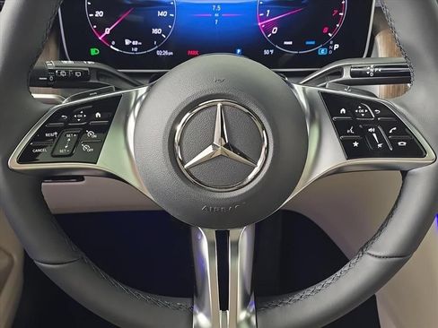 Used 2026 Mercedes-Benz GLC 300 4MATIC image 27
