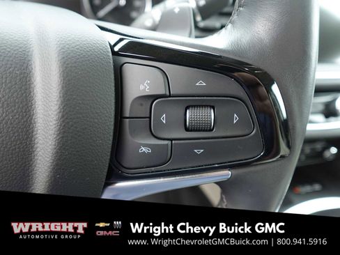 Used 2023 Buick Enclave Essence image 15