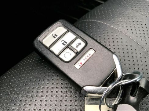 Used 2018 Honda Accord Touring image 14