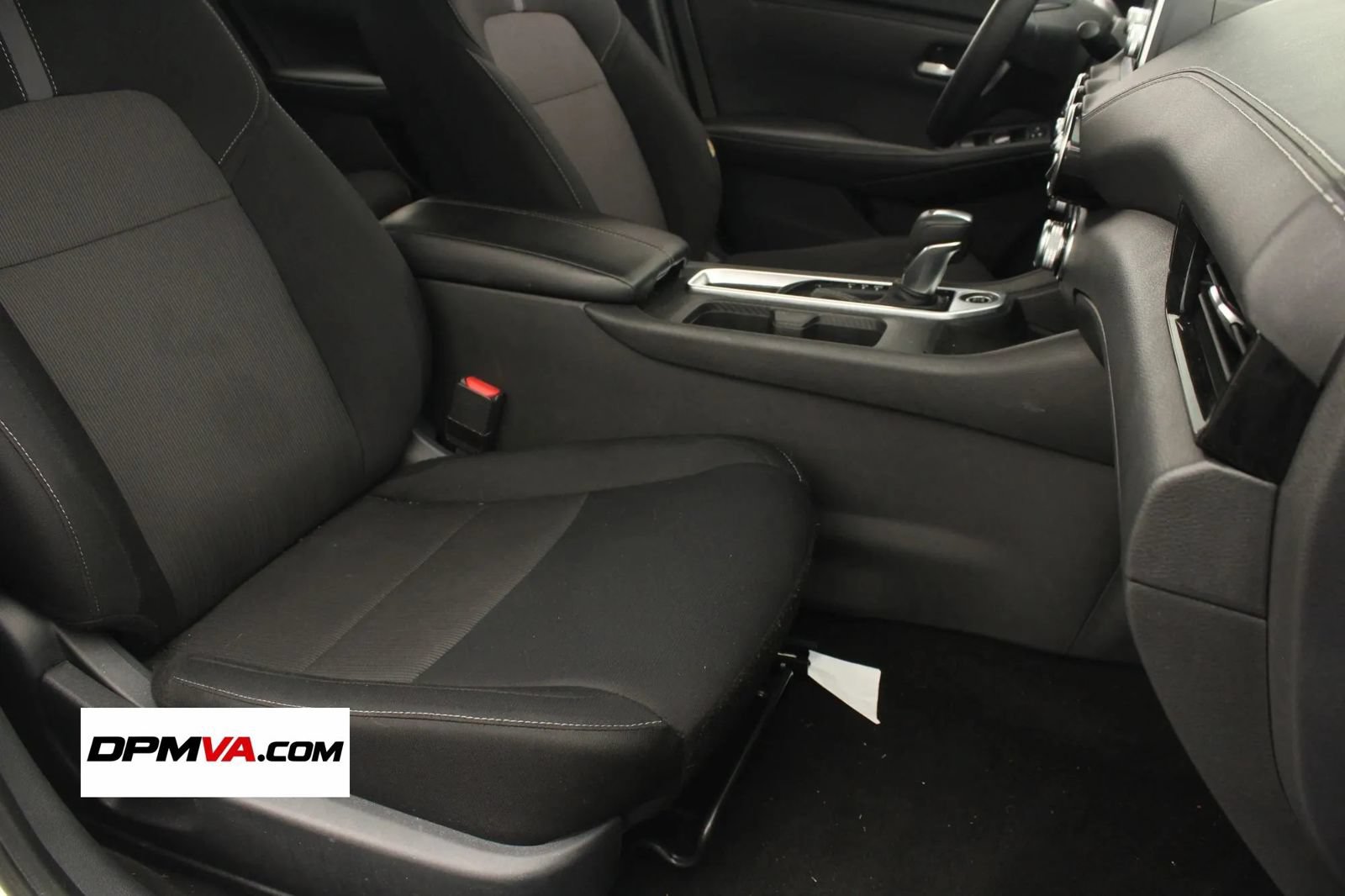 Used 2024 Nissan Sentra SV FWD image 25
